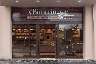 Filottrano - Panificio rischia stop, lavoratrici lo comprano e salvano 40 posti di lavoro